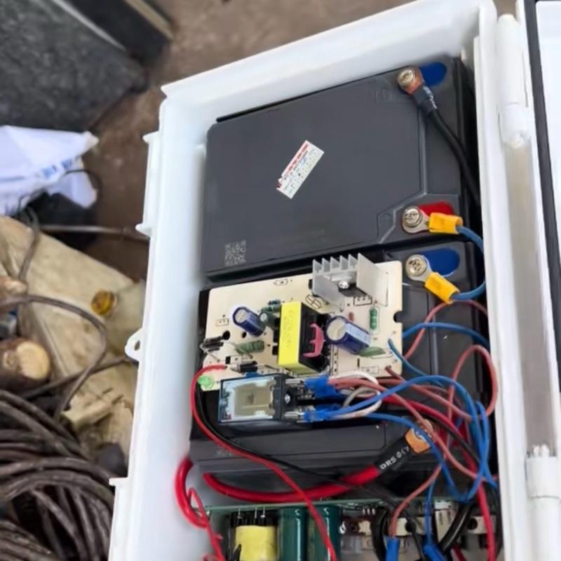 Bộ lưu điện UPS sử dụng cho gia đình và cửa cuốn 1000w 5