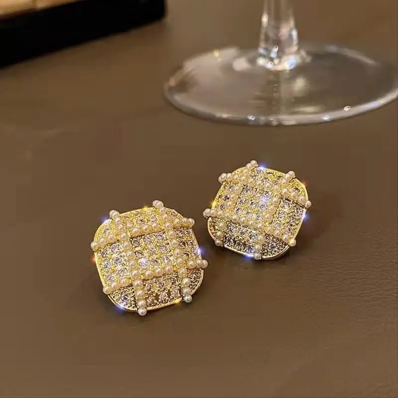 Bông tai thanh lịch nữ
