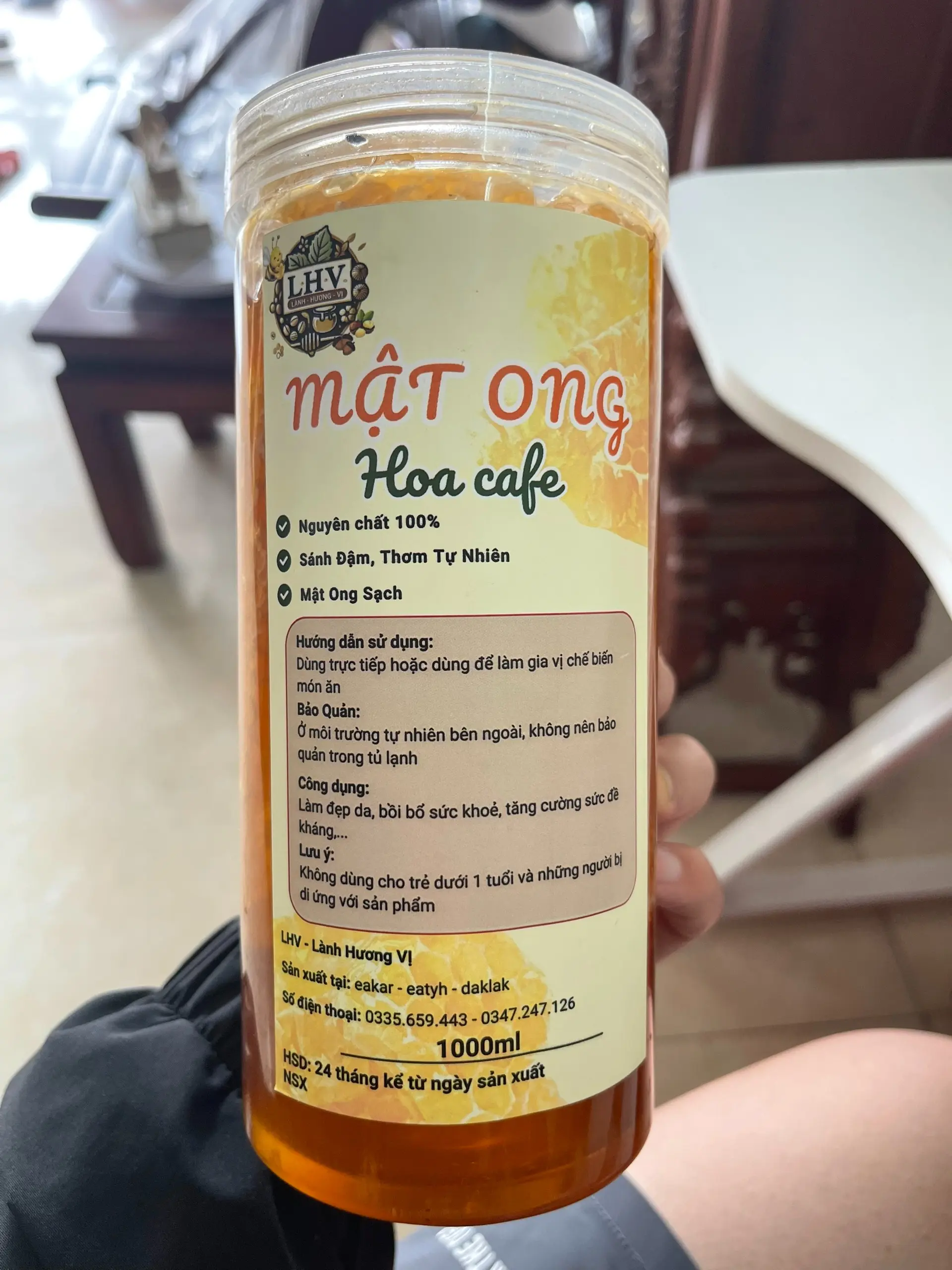 1,2kg mật ong và sáp ong nguyên chất tự nhiên