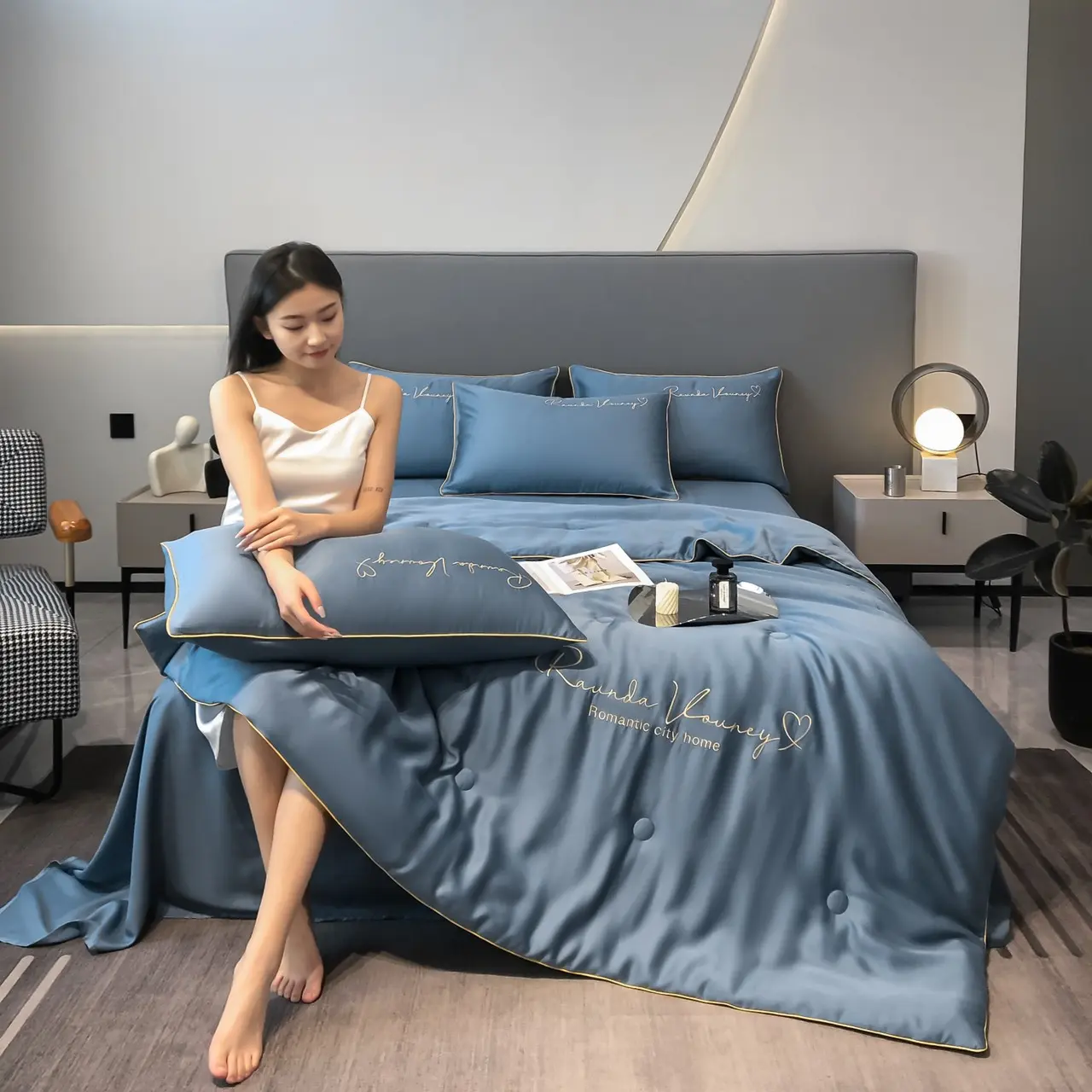 Bộ chăn ga gối chăn chần 4 món thêu chữ ROMANTIC LOVE