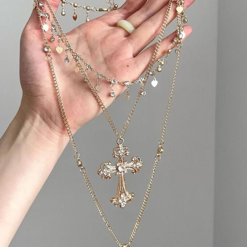 Vòng Cổ Chữ Thập Nhiều Lớp, Phong Cách Baroque Cổ Điển Miêu Tả Về Một Người Quyến Rũ Ký Túc Xá