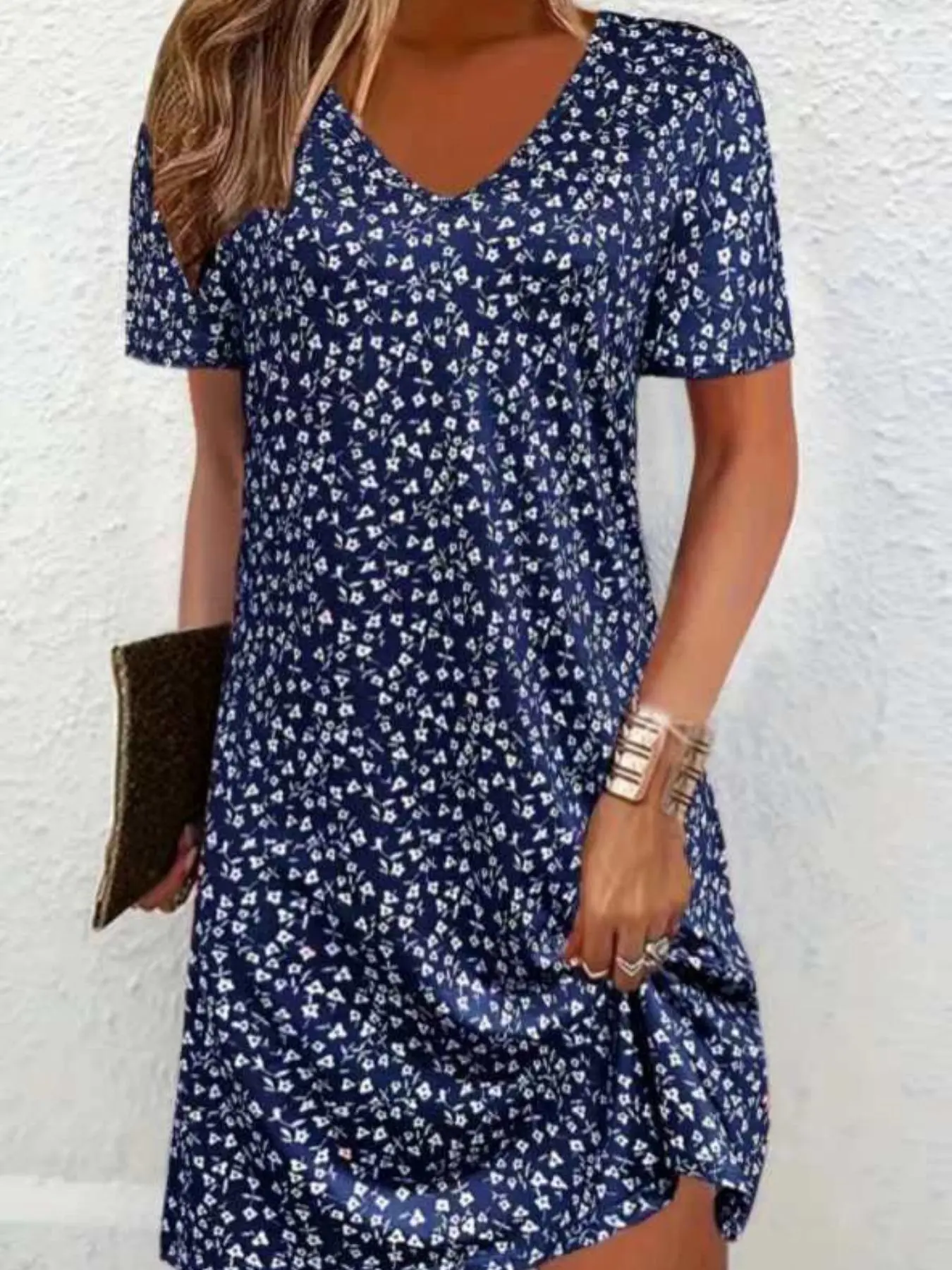 【Plus Size】 Ditsy Floral Print V Neck Dress, Elegant Short Sleeve Dress for Summer, Women's Clothing for Daily Wear