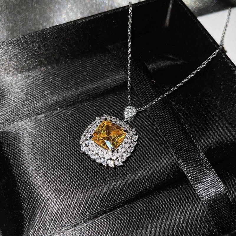 Product Introduction of Kuroze New Luxury Suit Ring Earrings Pendant Necklace for Women 20