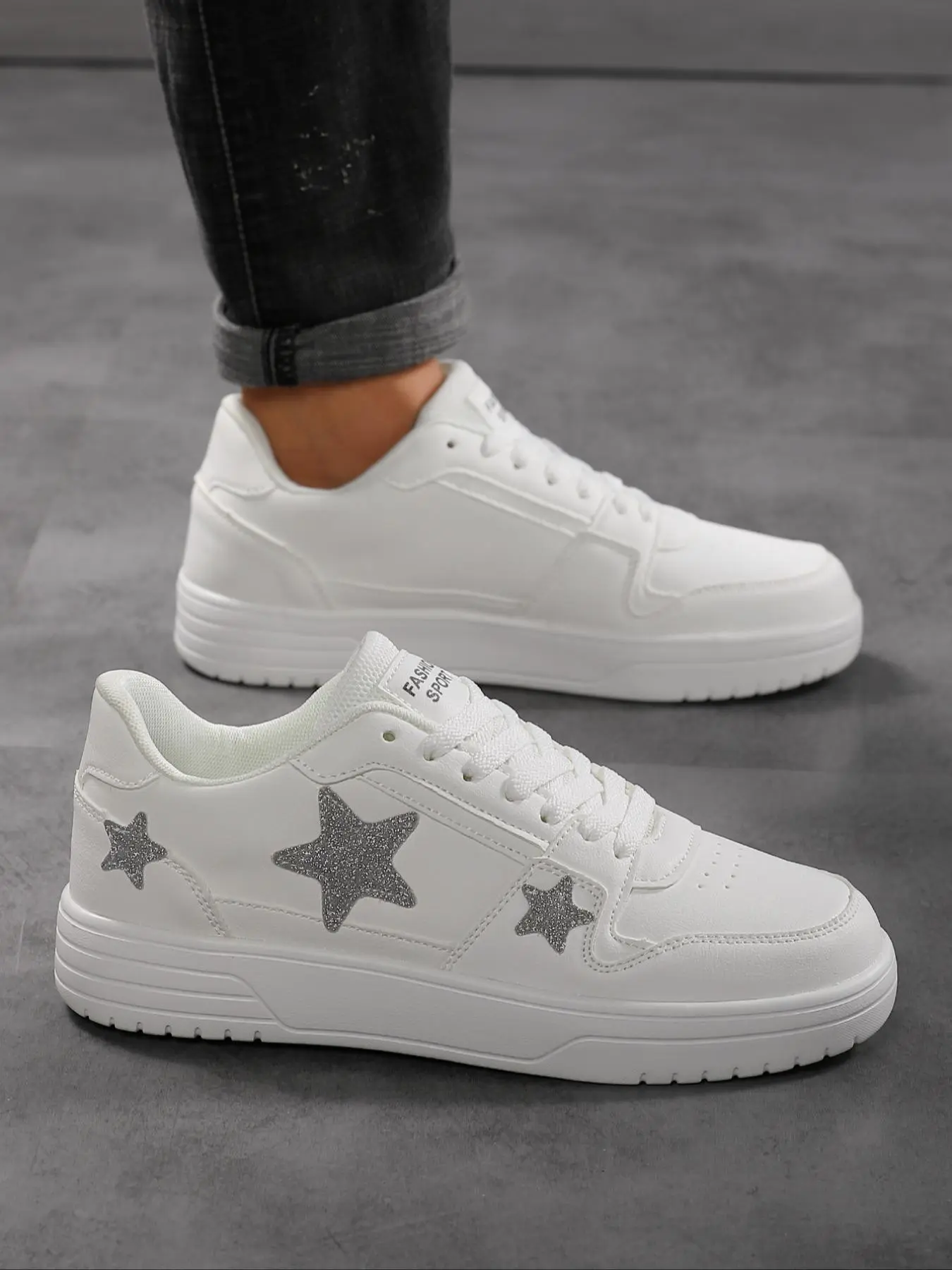 Women's Fashionable Star Patched Design Low Top Sneakers, Casual Comfortable Breathable Sports Running Shoes, All-match Basic Shoes for Daily Wear