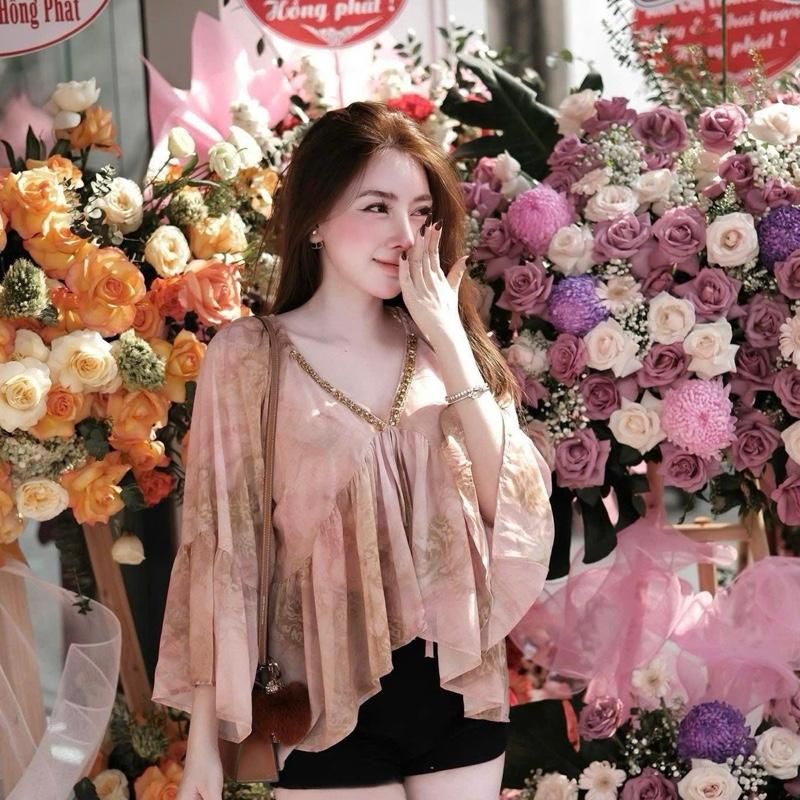 [HÀNG Sẵn]Áo Loang Tơ Hồng Viền Nhũ Cổ V Tay Loe Bánh Bèo Áo Nữ Thiết Kế Top Women