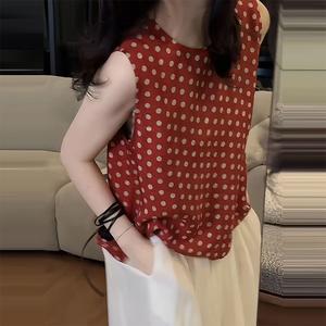 Kemeja tanpa lengan corak titik berwarna untuk wanita, gaya Korea, kemeja ringan baharu yang menyerlahkan tona kulit anda agar tampak menonjol.