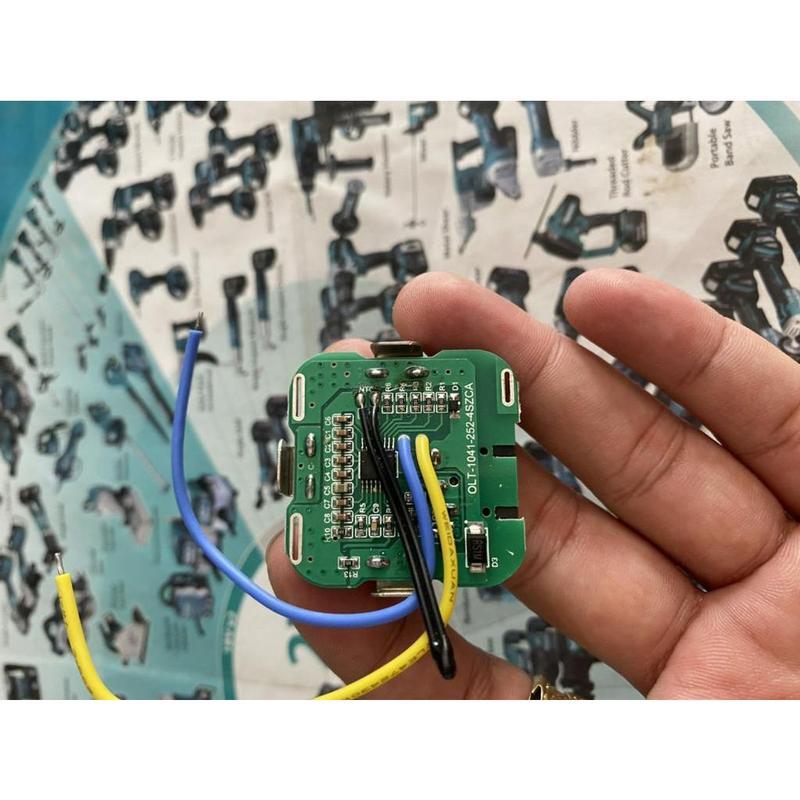 Vỏ mạch pin 4 cell China16.8V Li-ion trụ, giắc sạc DC 4