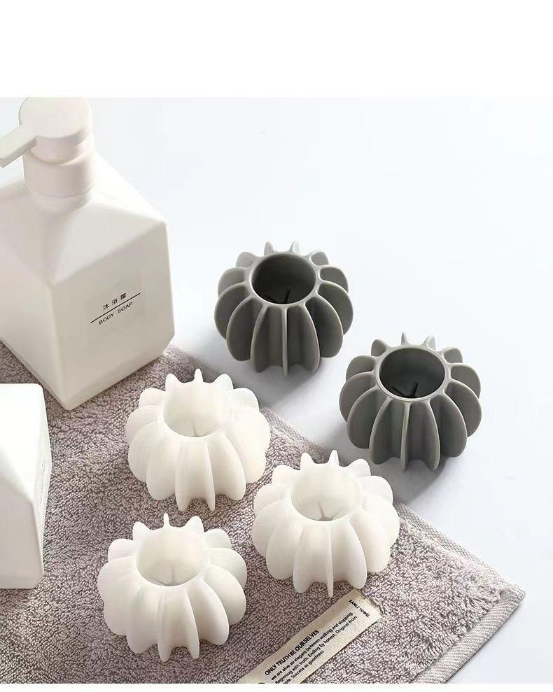 Product Introduction of Anti tangling laundry ball, prevents clothes from tangling and tangling during the washing process, suitable for various brands of washing machines. Simply put the laundry ball into the washing machine without complex operations 7