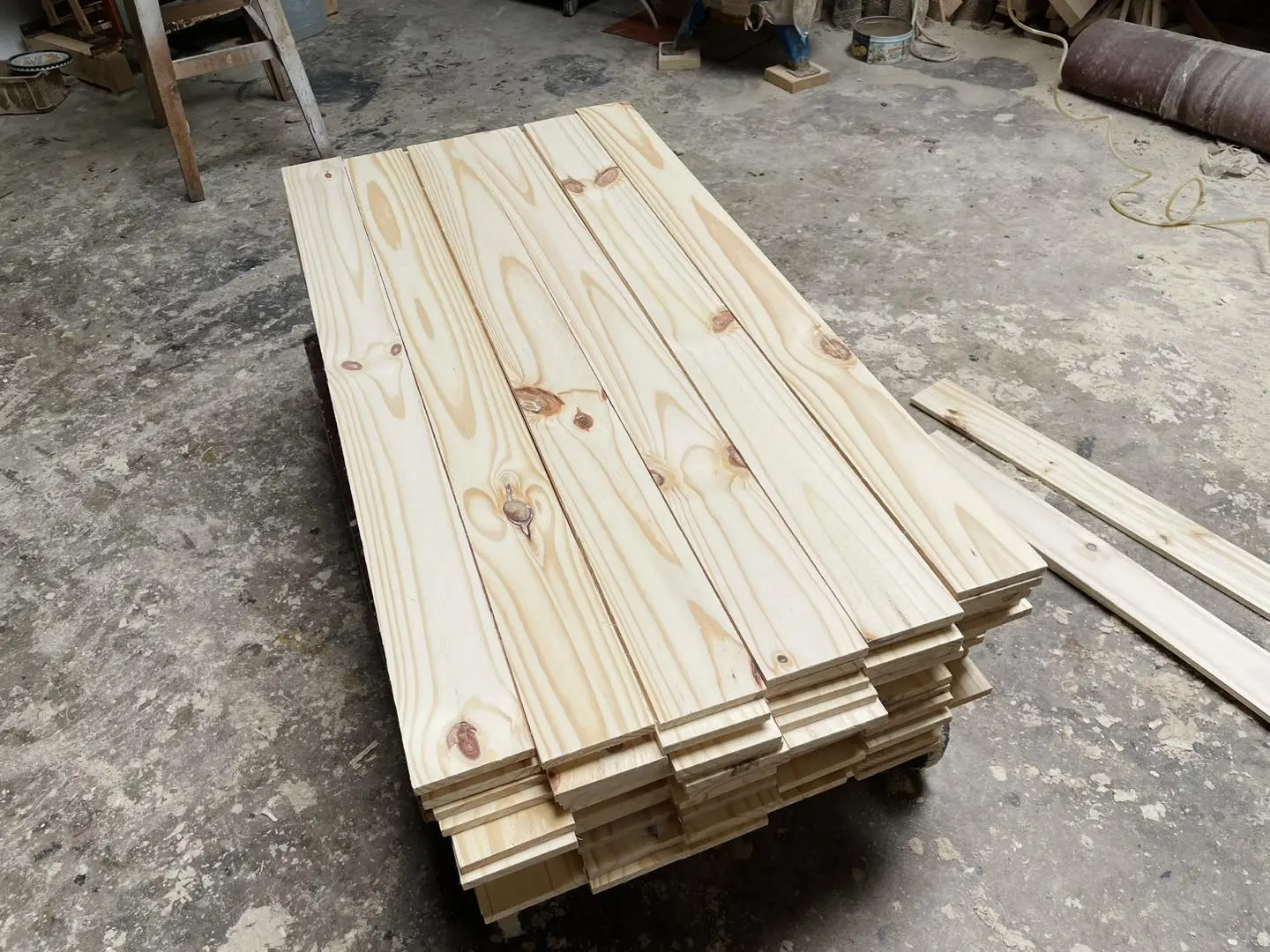 Thanh gỗ thông Mỹ dài 90cm, rộng 13cm dày 1,3cm láng mịn  Mô Hình