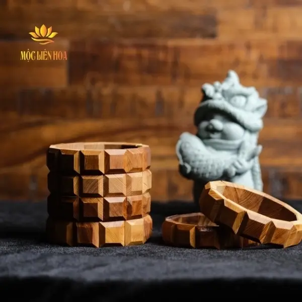 Vòng Tay Hoàng Đàn Tuyết Lạng Sơn Bản lách Vuông -Cận Chìm Nước , Thơm Ngọt -Vuông -  18x18 - 16x16 VHD30