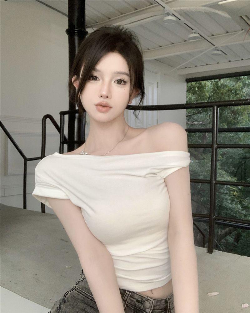 Product Introduction of Áo Phông Trễ Vai Phong Cách Dễ Thương Và Gợi Cảm, Dành Cho Phụ Nữ Vào Mùa Hè 2025, Cô Gái Nóng Bỏng, Mỏng Vừa Vặn, Thiết Kế Không Đối Xứng Và Đẹp, Áo Độc Đáo 9