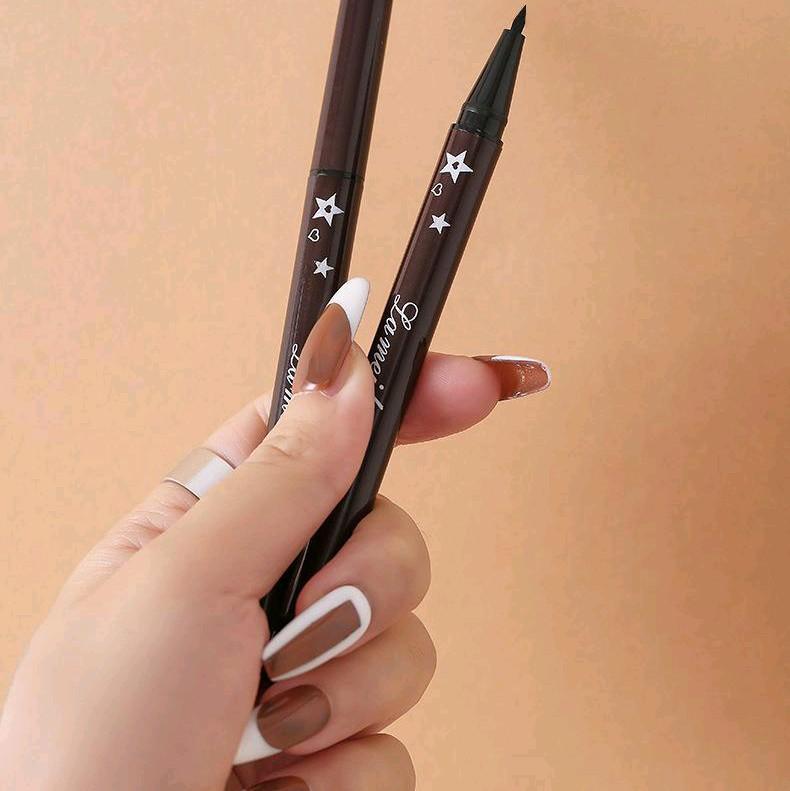 Eyeliner waterproof Tahan lama Hitam 4