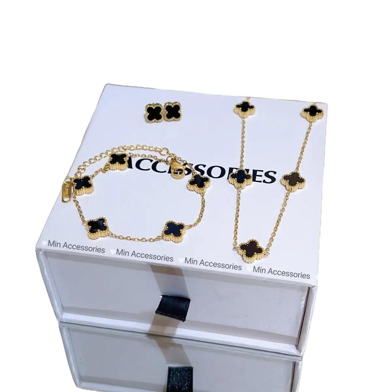 Set khuyên tai vòng cổ lắc tay cỏ 4 lá size mini 8mm chất liệu titan k đen k han gỉ Phụ kiện trang sức by Min Accessories