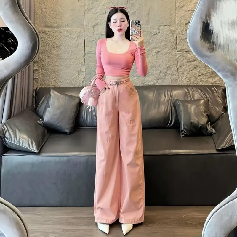 Set đồ nữ áo croptop tay dài mix quần dài ống rộng kèm thoắt lưng sang chảnh dành cho các nàng diện đi chơi. Women Kaki 1