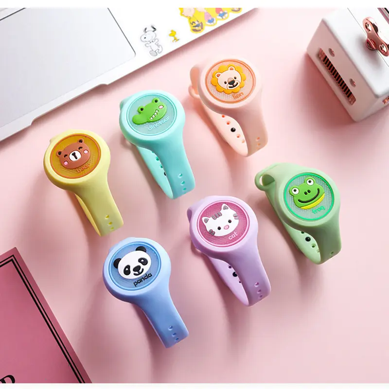 Cartoon Flashing Mosquito Repellent Bracelet Light-Up Mosquito Repellent Watch Flashing Light Children's Mosquito Repellent Watch Adult Mosquito Repellent Clip Portable