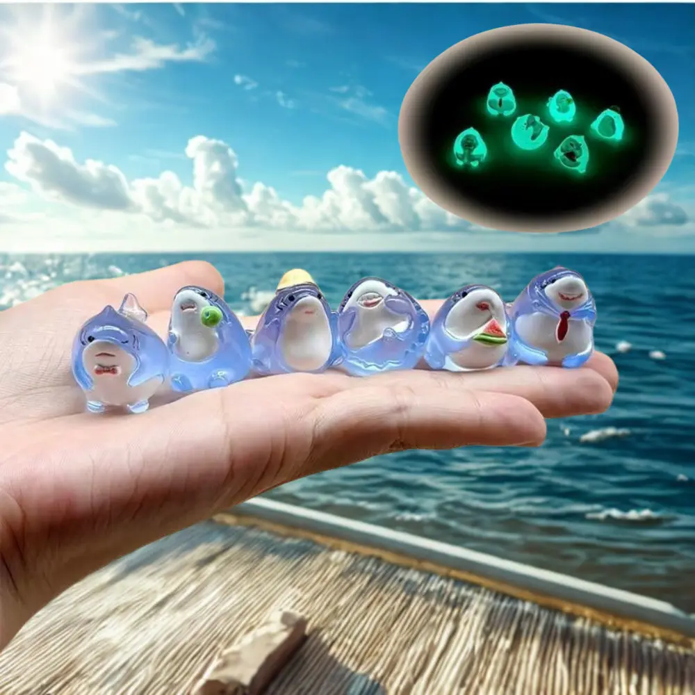 Mini Luminous Marine Shark Animal Resin Figurines Decorative Doll Desktop Miniature Glow in the Dark Decorations Office Desk Ornament Desktop Stress Relief Toy Figures Accessory Gift