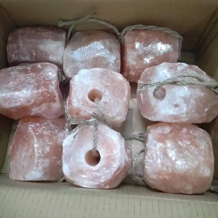 Đá muối khoáng Hymalaya chuyên dùng cho Trâu,bò,dê,ngựa,cừu... có dây 3