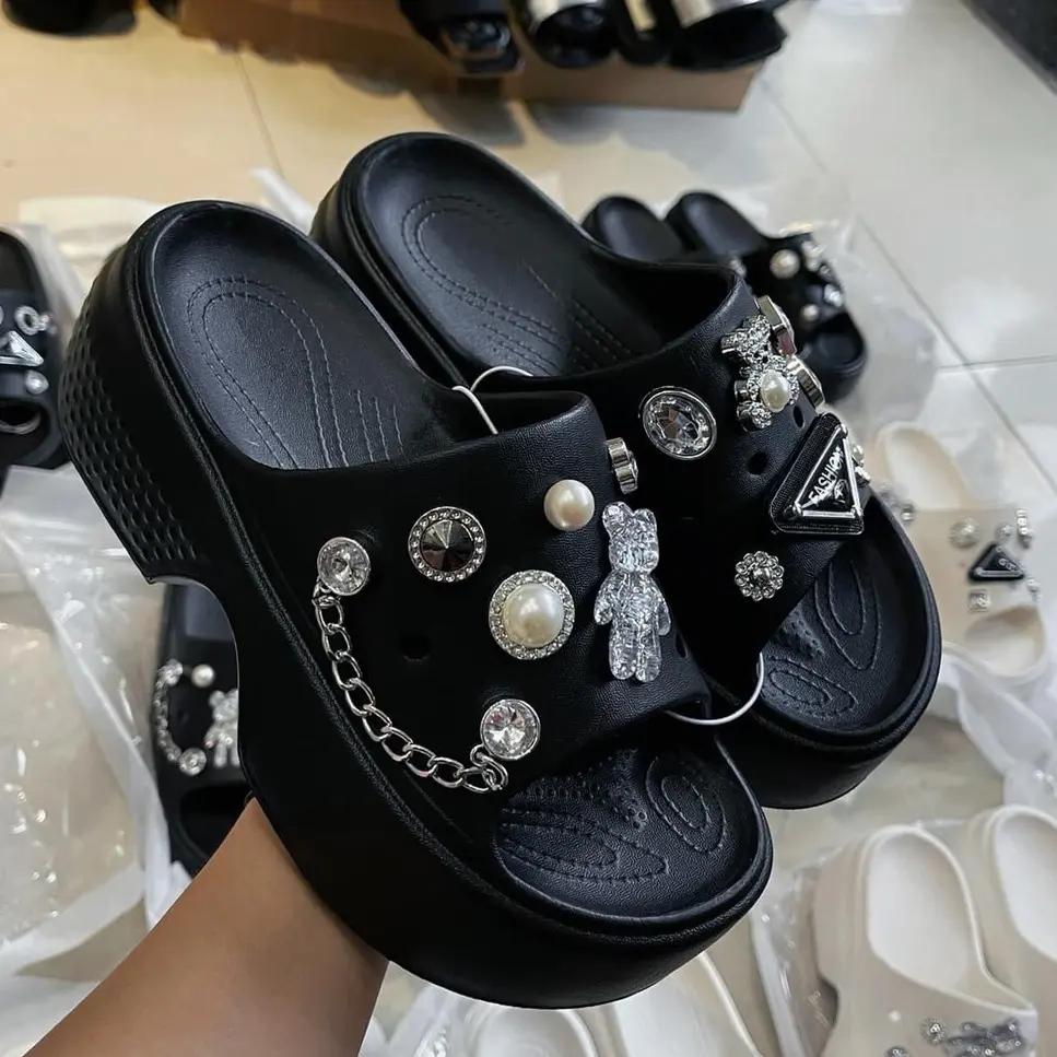 Dép cw gấu siêu nhẹ loại đẹp