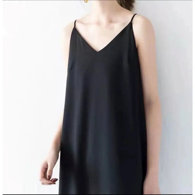 Đầm Lovito maxi 2 dây dáng dài chất lụa mềm cổ V xẻ tà tôn dáng cực xinh 3