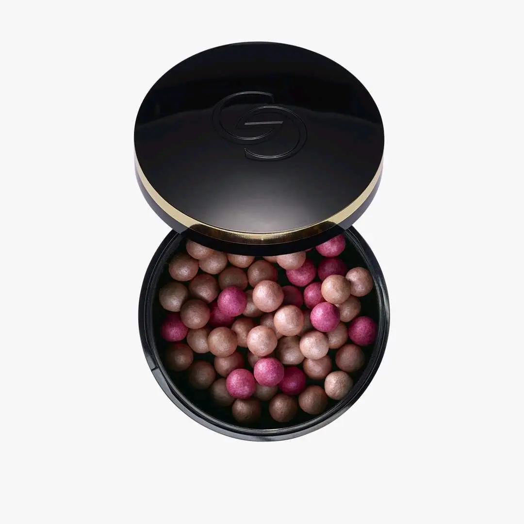 Giordani Gold Bronzing Pearls blush on