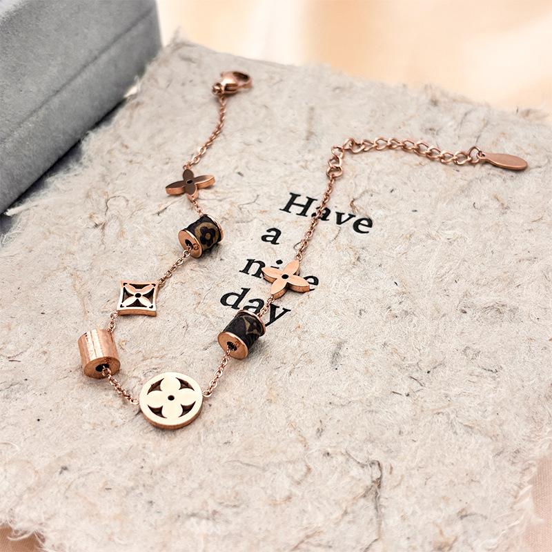 Vòng Cổ Hình Trụ, Thiết Kế Presbyopic Hoa Nở Ngang Người Cổ Điển, Làm Bằng Thép Titan Mỏng Và Da, Phong Cách Presbyopic 1