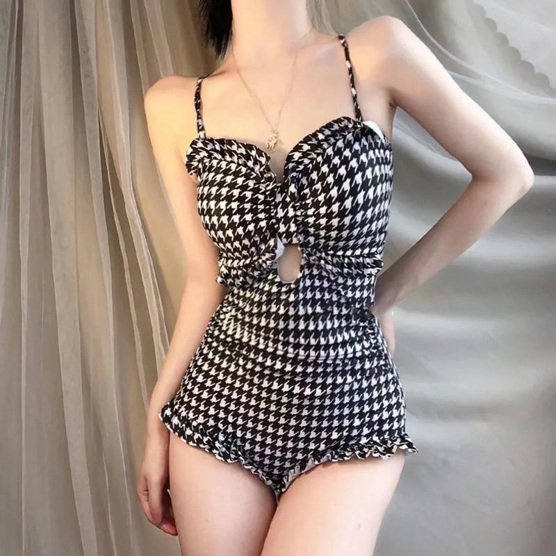 Product Introduction of 2024 New Korean Sexy Slim High Waist Solid Swimwear Women One Piece Swimsuit Female Backless Monokini Bathing Suit Swim Wear 4