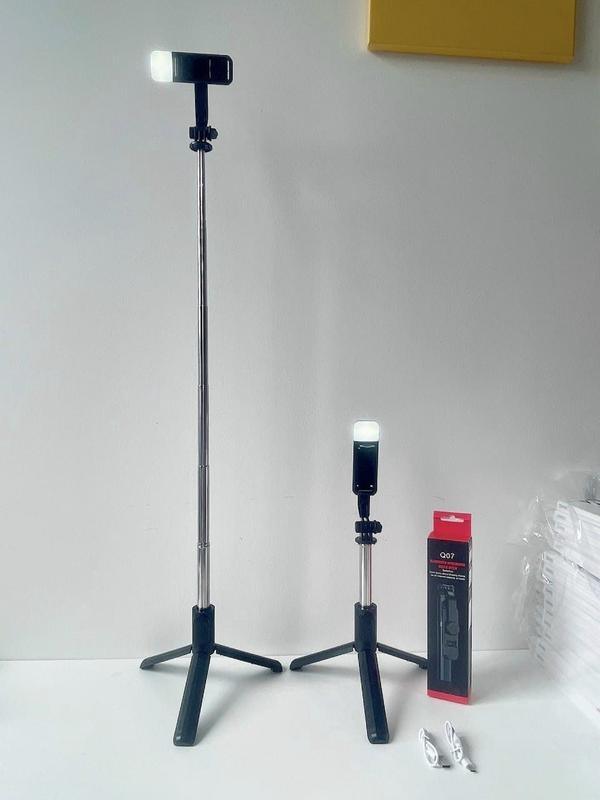 Gậy Selfie Q07 có đèn - Gậy chụp ảnh Bluetooth đa năng - Tích hợp tripod 3 chân 2