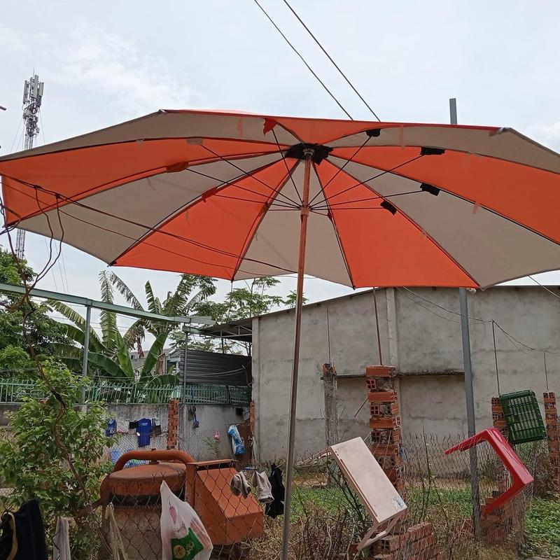 DÙ LỚN CHE BÁN HÀNG NGOÀI TRỜI CHƯA CHÂN ĐẾ 1