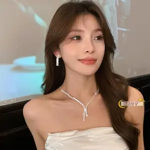 Set Kalung Anting Zirkonia Berkilau Serbaguna - Kalung Kerongkongan Bergaris Mengilap & Kalung Fringe Elegan