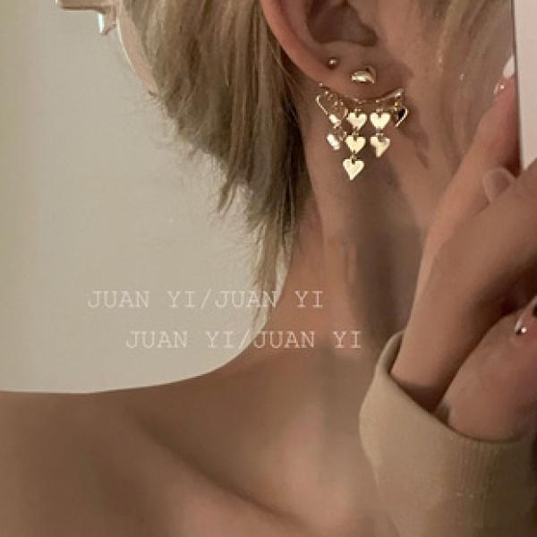 Product Introduction of S925 Silver C- Shaped Earrings Female South Korea Elegant High Sense Online Red Light Surface Ear Ring Ins Niche 2022 New Fashion 21