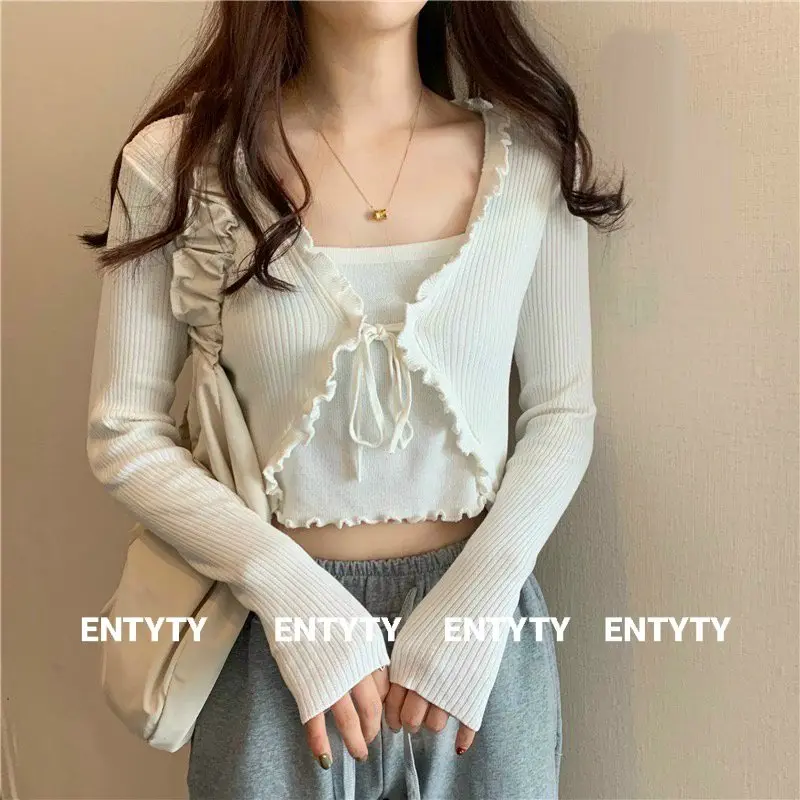 Set 2 áo phong cách Hàn Quốc (Áo dây & Áo khoác) | BigBuy360 - bigbuy360.vn Set 2 áo phong cách Hàn Quốc (Áo dây & Áo khoác) | BigBuy360 - bigbuy360.vn