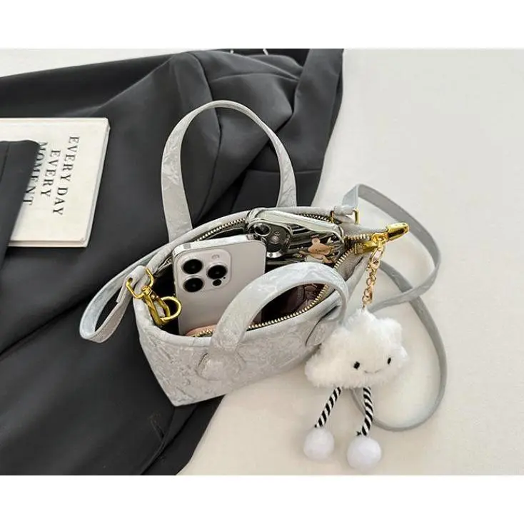[KÈM CHARM MÂY]Túi xách nữ đeo chéo xách tay túi thời trang Da Nhung mềm đủ màu có khoá miệng chắc chắn bền đẹp phù hợp mọi outfit BH 928 4