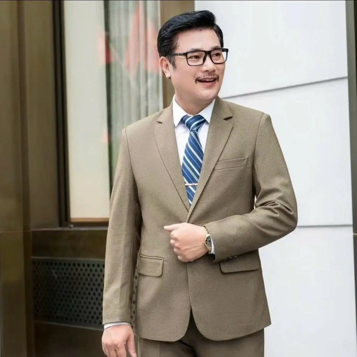 Áo Vest và Bộ Vest Nam trung tuổi sang trọng, lịch sự màu Cafe ánh Rêu