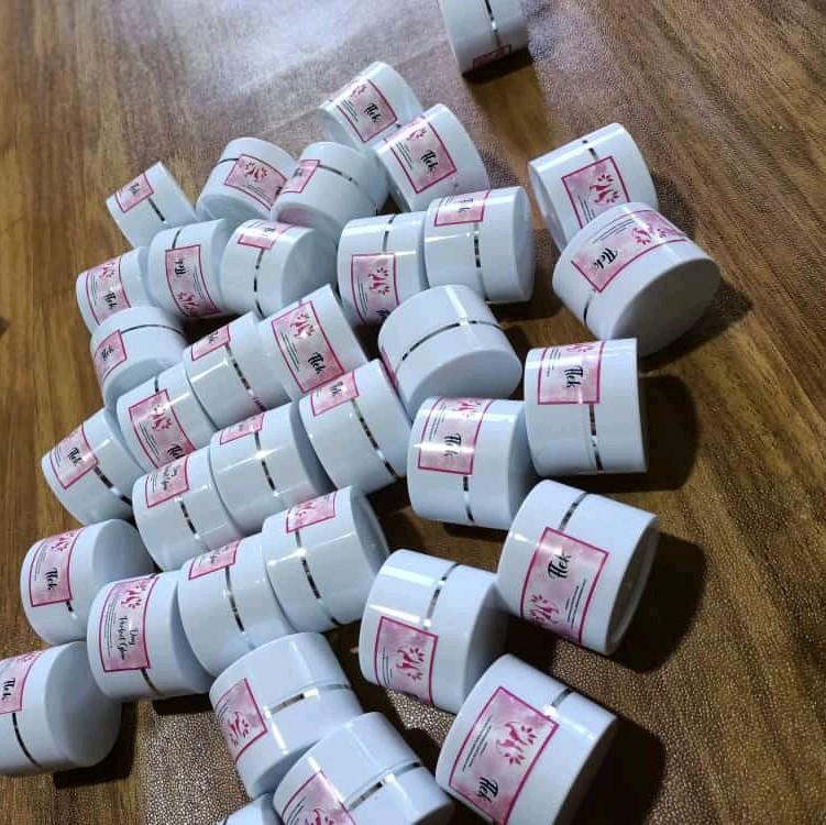 crem flek,glow,acne SPF 30 Semua Jenis Kulit 1