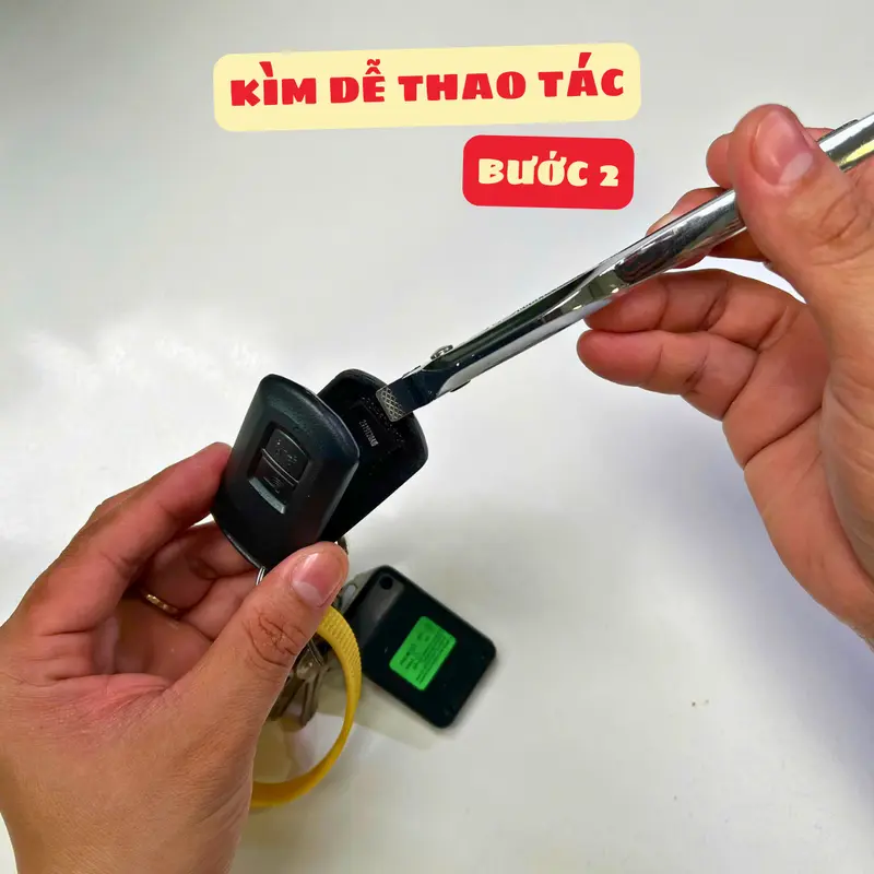 Pin Maxell CR2032 nhập khẩu chính hãng, dung lượng cao - tặng kìm tách mở chìa khóa smartkey 2