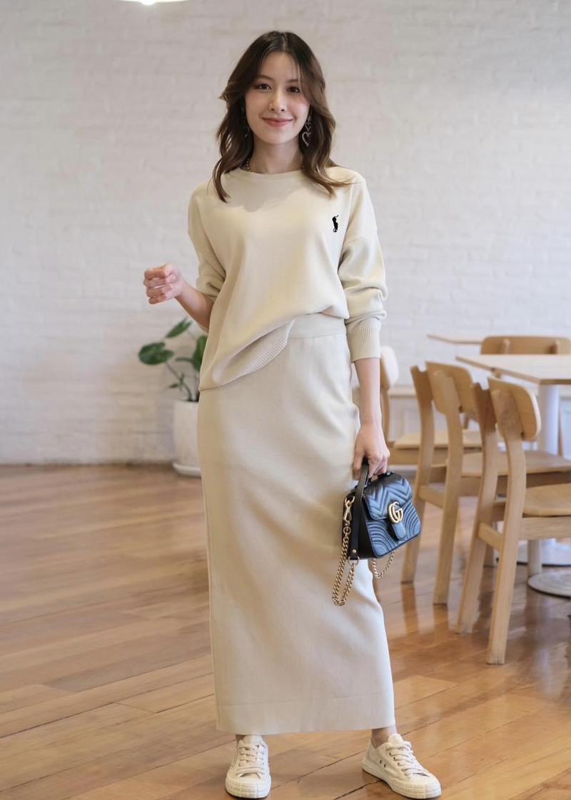 Product Introduction of Mochi Embroidery Long Sleeve Low High Hem Top & Back Slit Garter Skirt Oversize Knitted Terno Set Coords 817 11