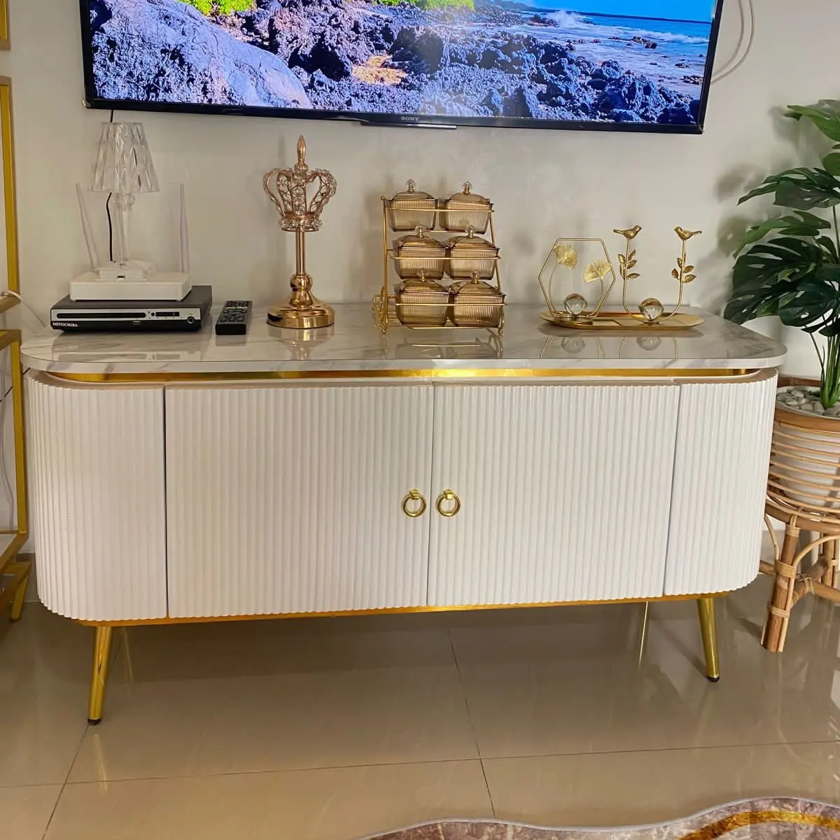 Meja TV putih list gold kaki stailess