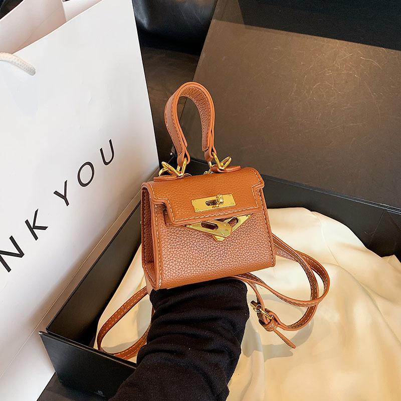 Product Introduction of Túi Xách Nữ Khóa Pu Hàn Quốc Đa Năng Cầm Tay Đeo Vai Bag  Nhung Da 4