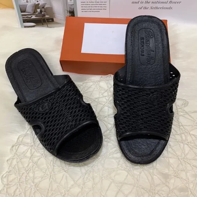 ( form nhỏ) Dép đi trong nhà màu đen Slipper DéP