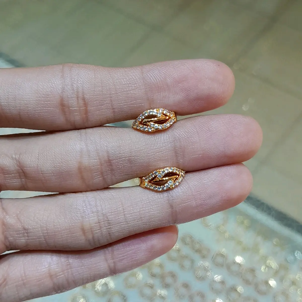 anting klip wanita perhiasan cantik