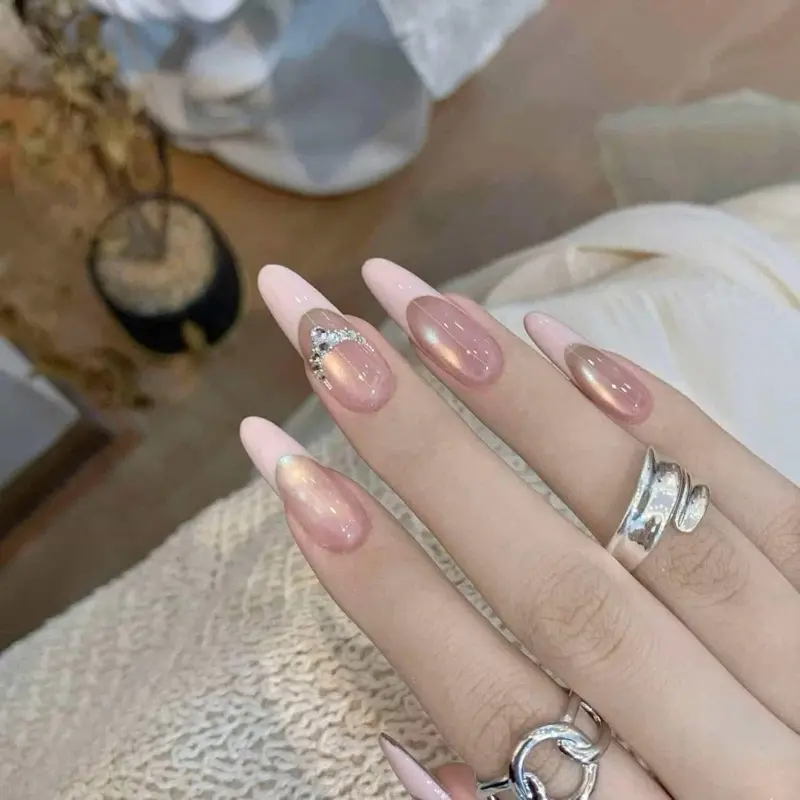 Sơn gel hot MM hồng + fen đầu móng hồng pastel