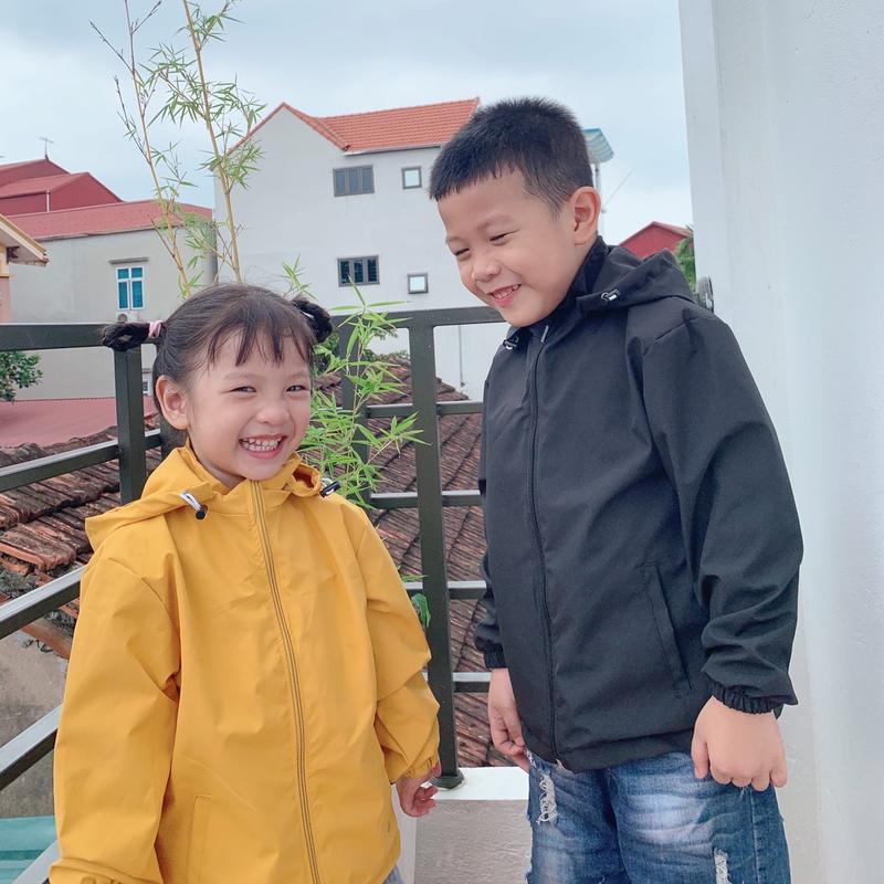 [15-40kg] Áo khoác gió 2 lớp trẻ em, bé trai,  bé gái cao cấp L1 . Chống thấm nước, mặc được 4 mùa. Mũ có khoá kéo dời. Jacket Sơ Mi Top