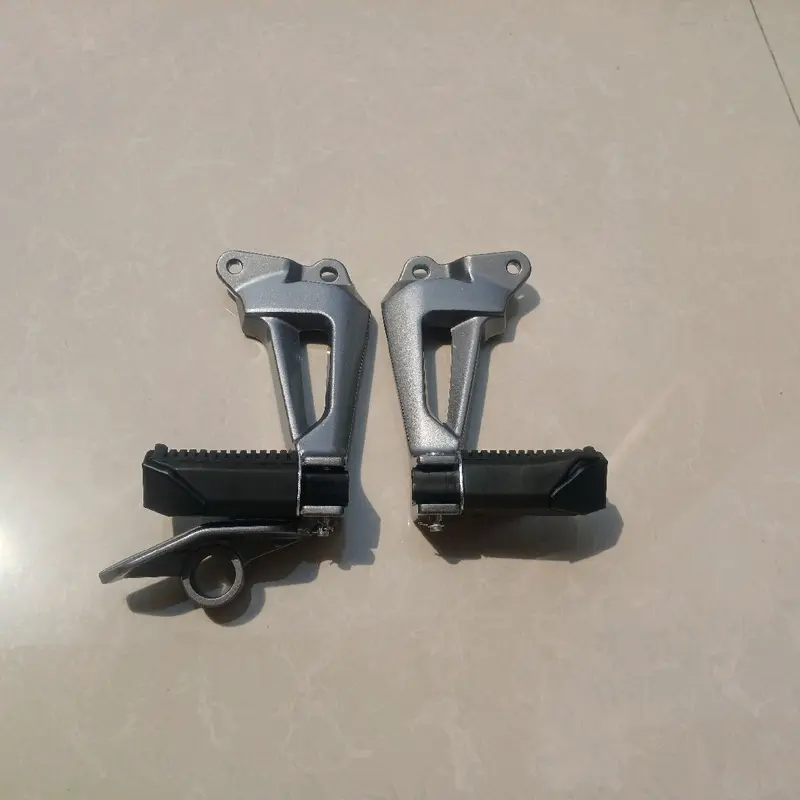 Gác nhôm báng để chân sau Sirius 50cc 110cc 100cc Zin full Phụ Kiện Phụ Tùng Cao Su 3