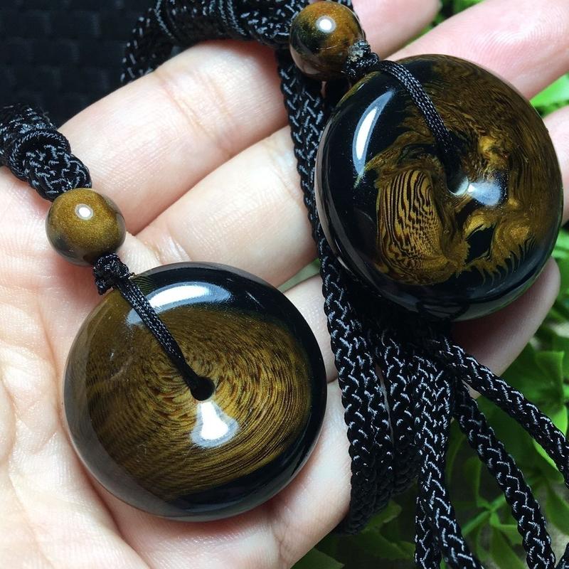 Product Introduction of 2025 gold silk black sea Willow peace buckle pendant for men and women Black Coral peace buckle high-quality old material Black Willow sea Willow 4