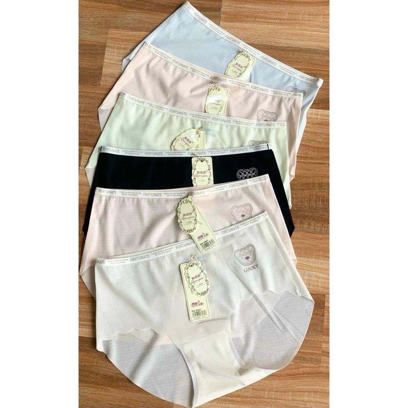 8961 QUẦN LÓT NỮ KHÁNG KHUẨN CẠP VỪA CHẤT COTTON TĂM MỊN - FREESIZE - QUẦN CHIP NỮ  Xuất xứ: QC loại 1 Chất Liệu: Cotton co giãn 4 chiều siêu mịn siêu mềm, thoáng mát Size: Freesize 44-60kg (eo hông từ 65-90cm, V3 từ 70-95cm) 3