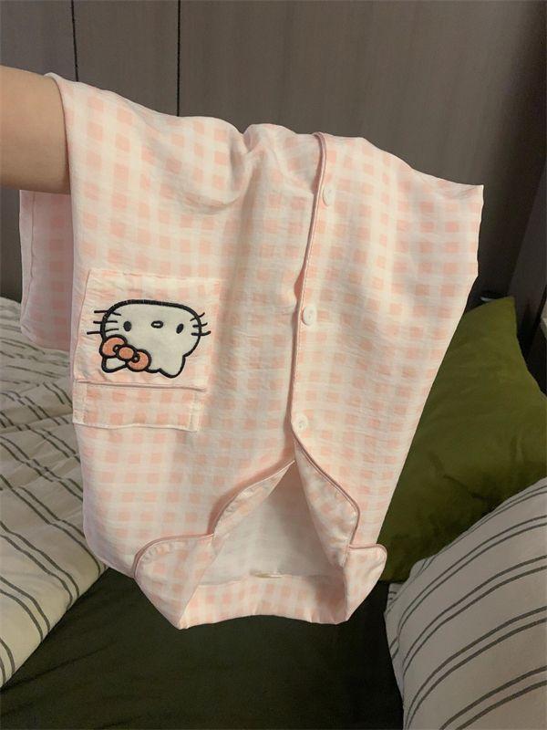 Product Introduction of Bộ Đồ Ngủ Hello Kitty, Phong Cách Ngọt Ngào Và Dễ Thương, Dành Cho Nữ, Hàng Mới Về Mùa Hè, Áo Ngắn Tay Và Quần Đùi, Thích Hợp Cho Học Sinh, Có Thể Mặc Đi Học, Có Thể Mặc Ở Nhà, Cho Đến Năm 2025 7