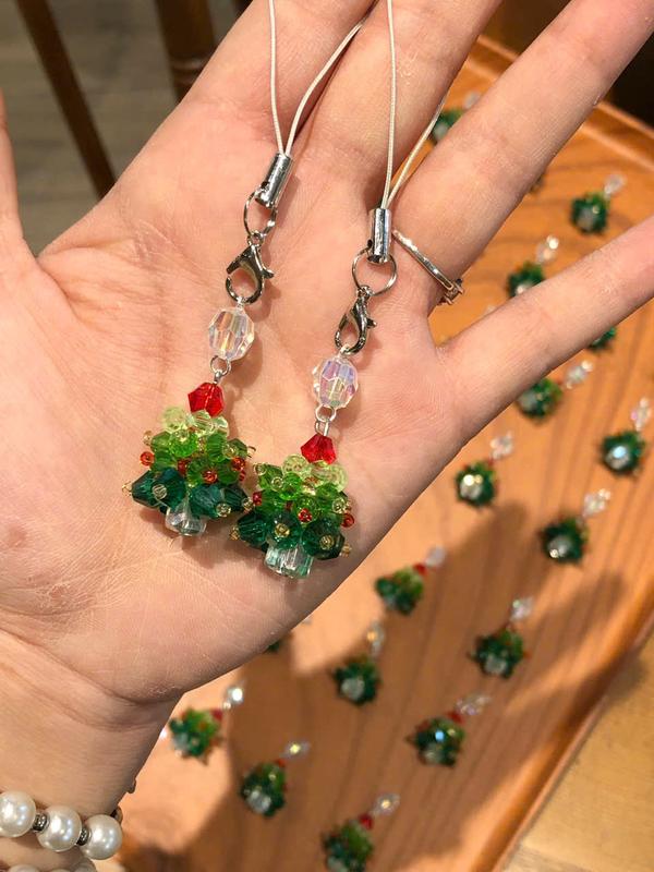 【CHRISTMAS GIFT】CHRISTMAS mini tree bling bling móc khóa dây chuyền đính cườm thủ công 1