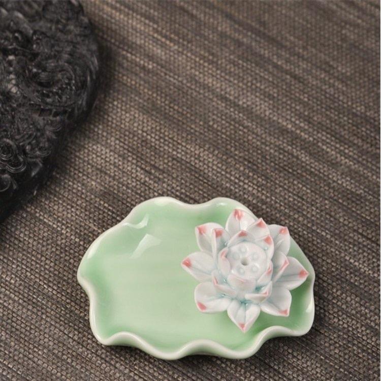 Đế cắm nhang hoa sen sứ sang trọng,sạch sẽ 3