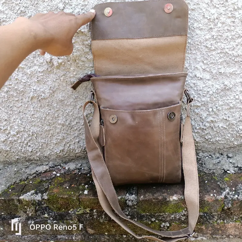 TAS KULIT PRIA KEREN TERBARU 1