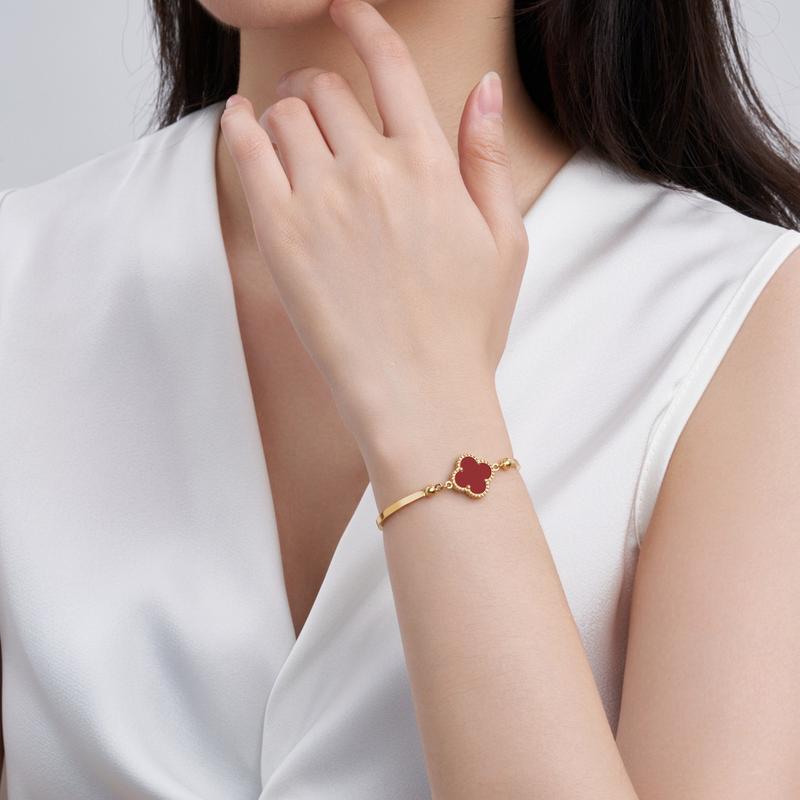 Product Introduction of Vòng Tay Tay Cỏ Bốn Lá, Chất Liệu Thép Không Gỉ Và Thép Titan, Màu Sắc Không Phai Màu, Hàng Mới Về, Vòng Tay 13